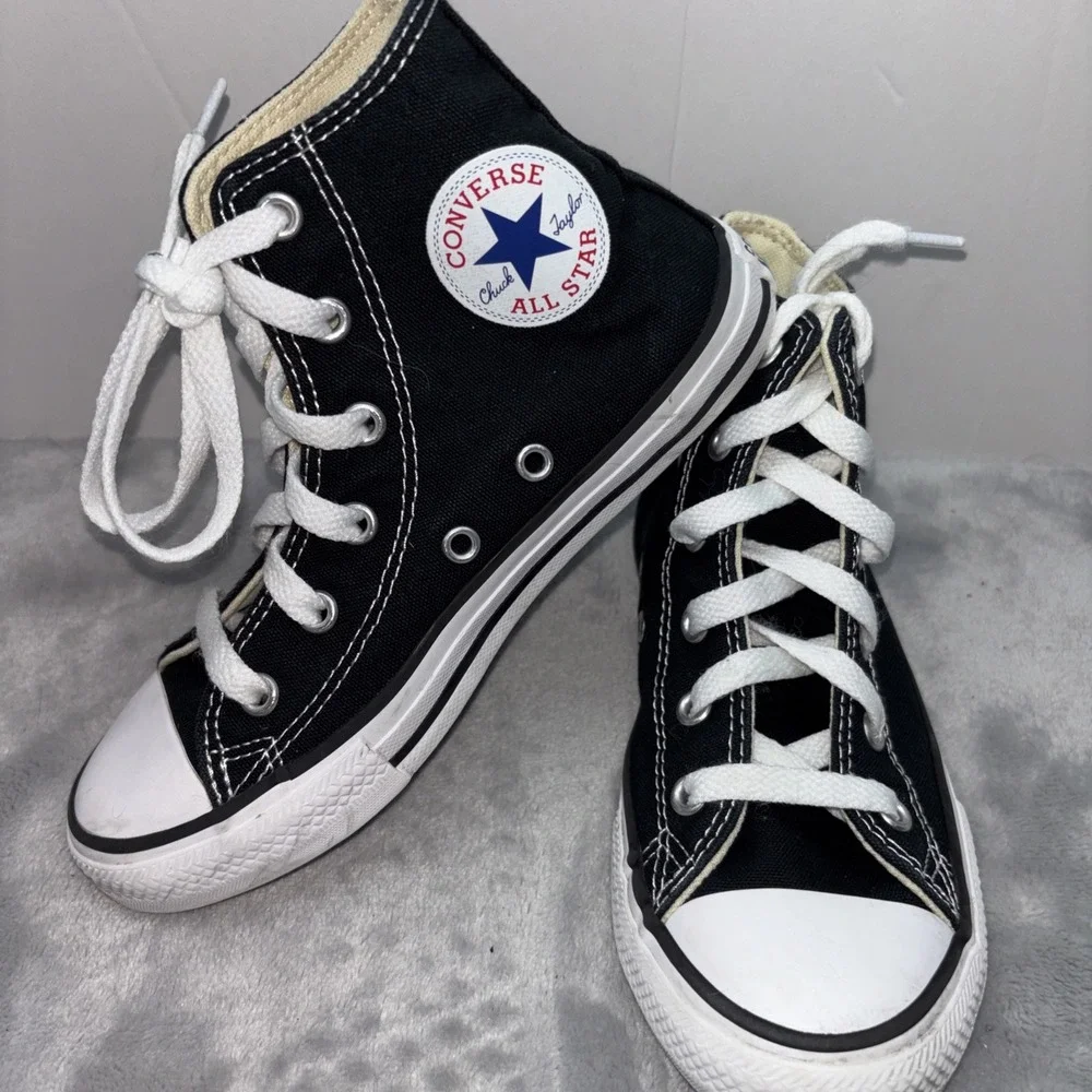 Converse Chuck Taylor All Star High Tops Black/White Canvas Youth Size 1